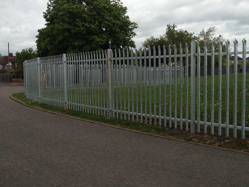 gilks fencing metal fencing for sale herts beds 3 800x600px