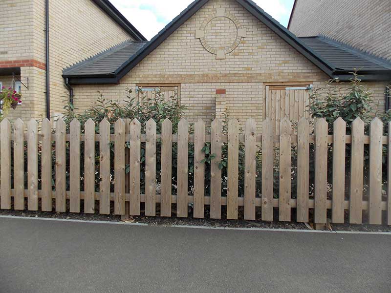 gilks timber fencing herts beds 2 800x600px